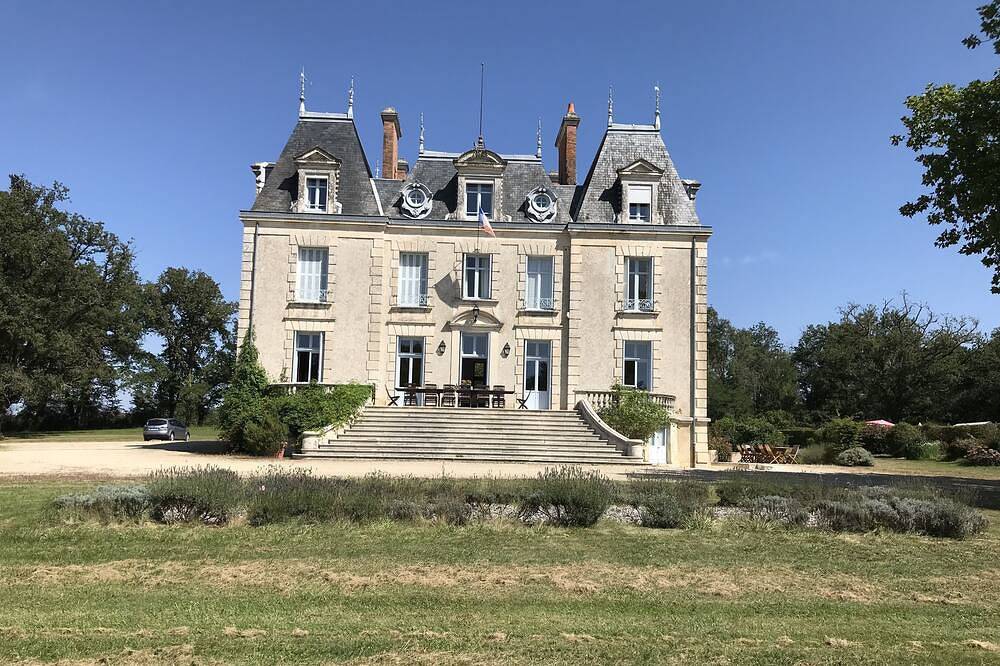 Château de luxe avec piscine privée, tennis et golf par 3 in Journet, Vienne (France)