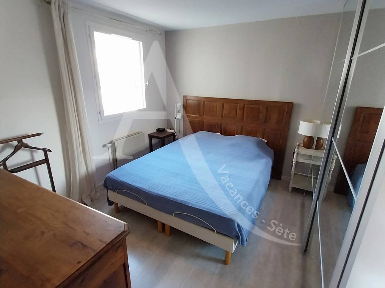 Ganze Wohnung, 110 / Grand T2 Avec Parking Et Wi-Fi in Mont Saint-Clair, Sete