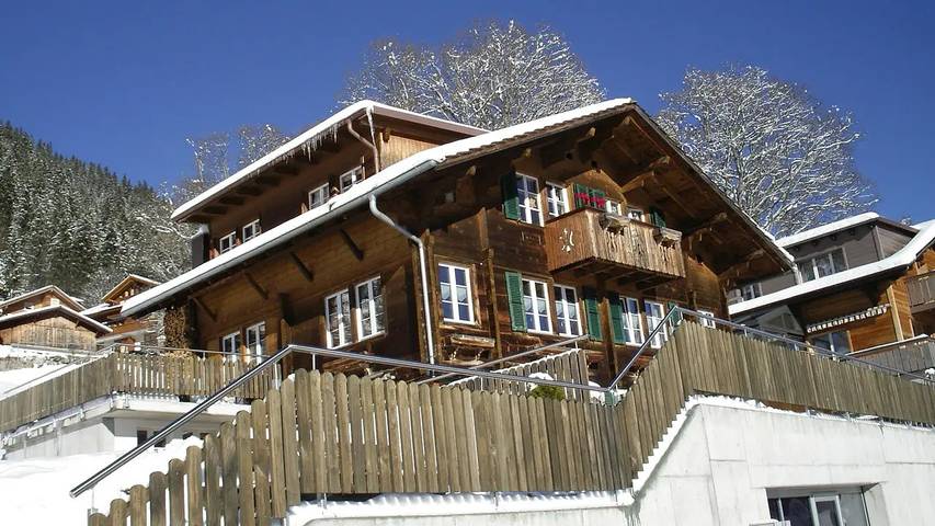 Ferienwohnung für 4 Personen, mit Terrasse im Berner Oberland - 2