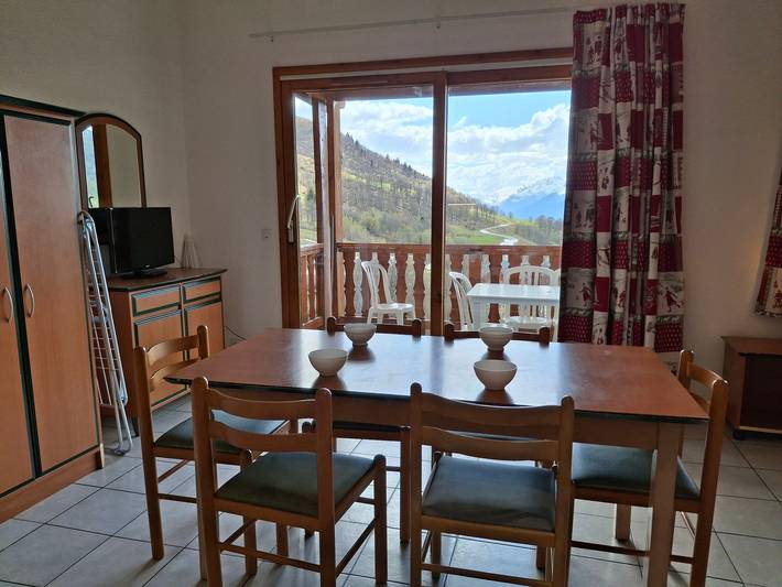 Gîte pour 8 personnes, avec balcon à Montgellafrey - 4