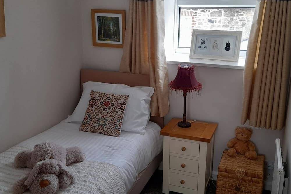 Spacious House set in the heart of Chagford, Dartmoor in Chagford, Dartmoor National Park