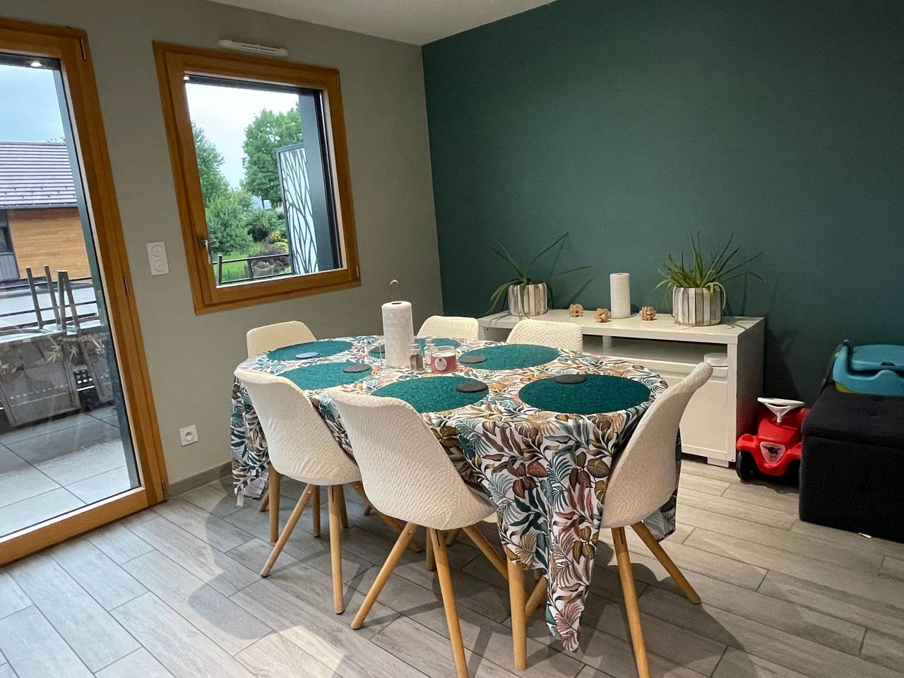 Ganze Wohnung, Das ruhige Les Grangettes mit Seeblick in Mouthe-Lac et Mont d’Or, Doubs