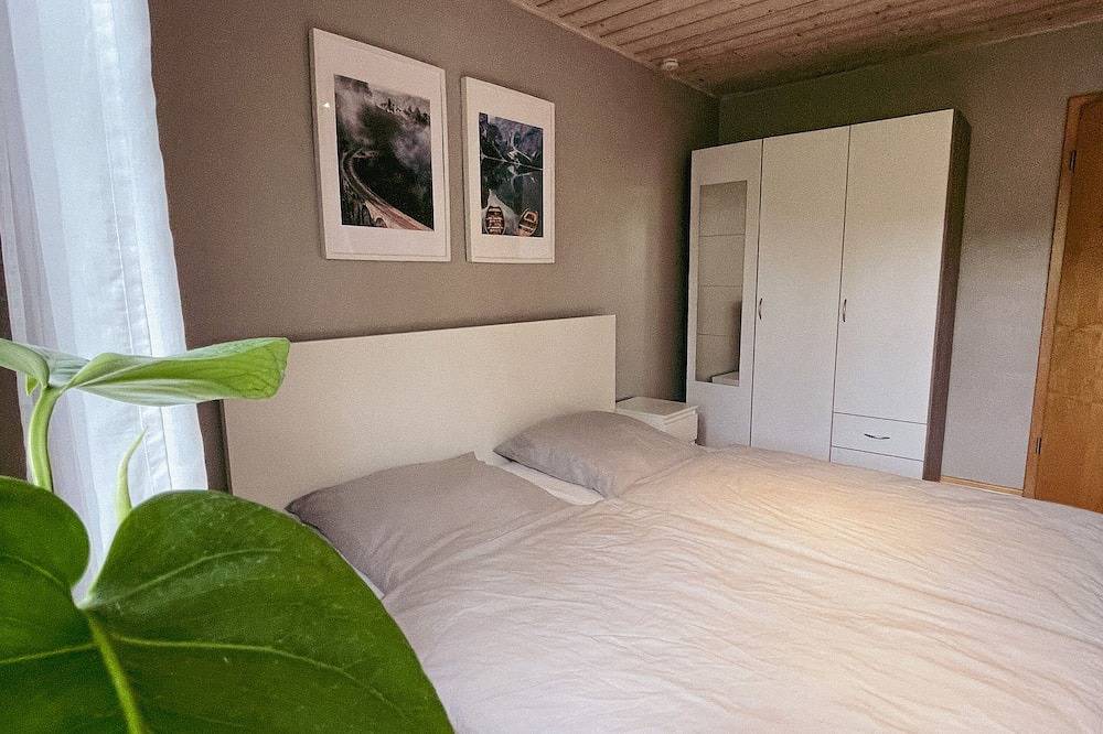 Ganze Wohnung, Schöne Ferienwohnung in ruhiger Lage mit Blick ins Grüne in Weißenbrunn, Oberfranken
