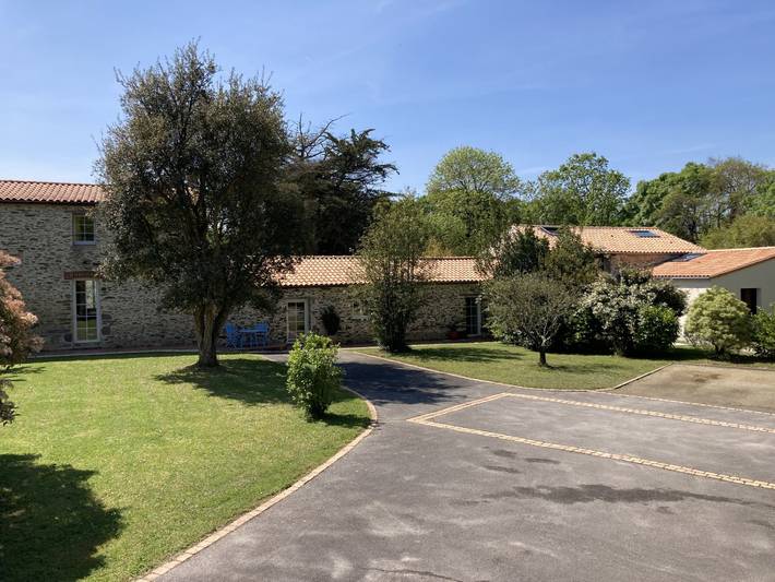 Location de vacances pour 14 personnes, avec piscine ainsi que terrasse et jardin à Pornic - 3