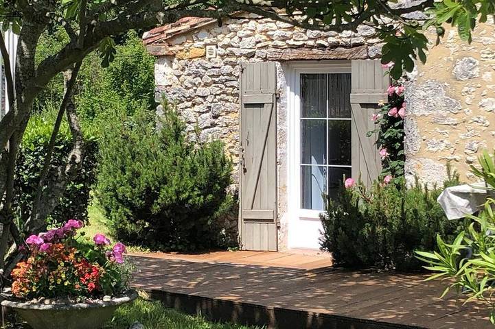 Location de vacances pour 4 personnes, avec Piscine à Lolme