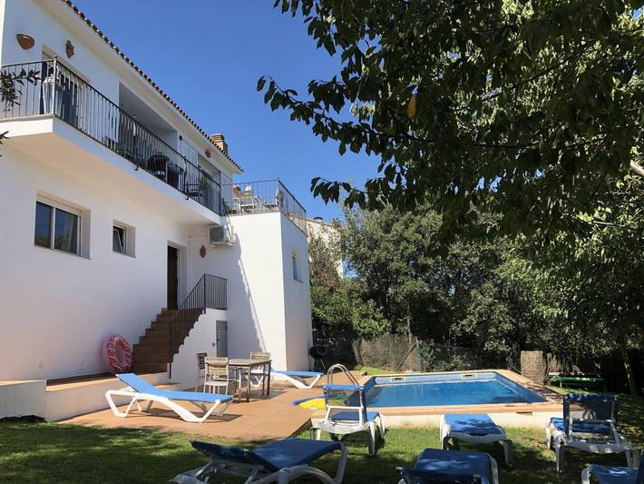 Ferienhaus für 10 Personen, mit Balkon und Meerblick sowie Terrasse und Garten
