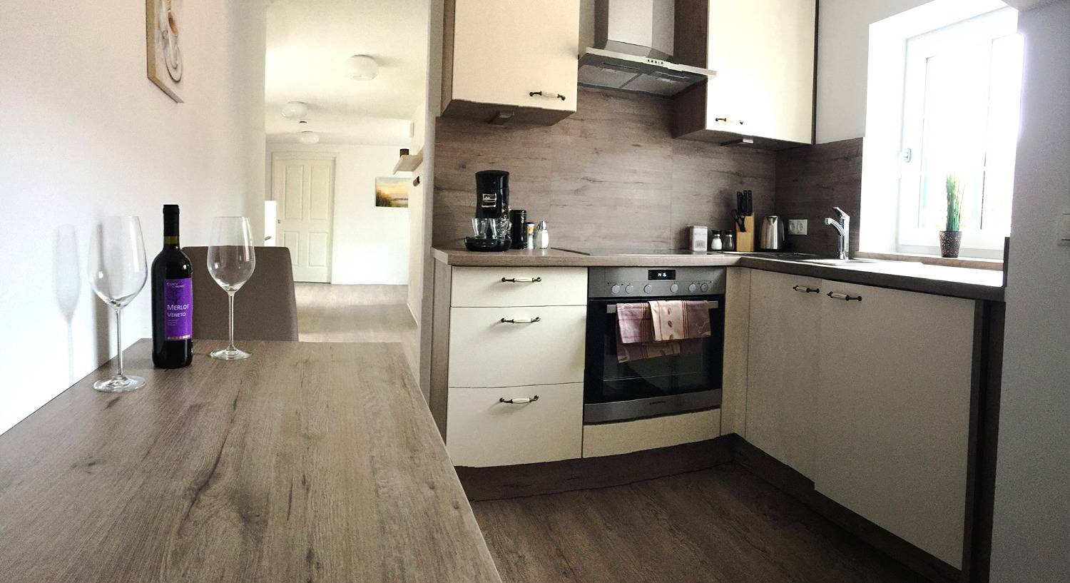 Ganze Ferienwohnung, Haus am Eck - Gästehaus und Appartements - Appartement Haus am Eck, 1 Etage, 38qm, 1 Schlafzimmer, Wlan in Altötting, Landkreis Altötting