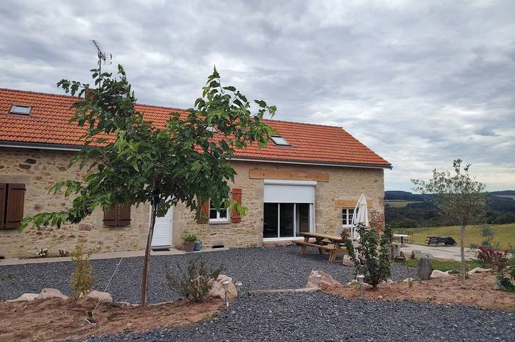 Gîte pour 12 personnes, avec jardin, animaux acceptés