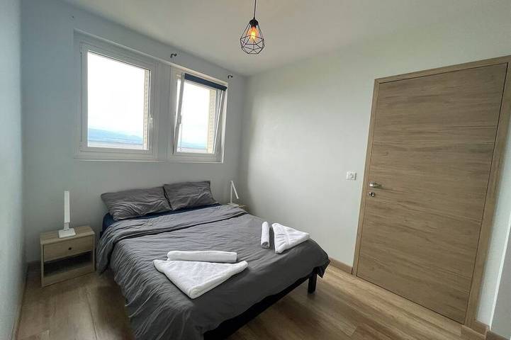 Ganze Wohnung, Panoramablick auf den Genfersee, 9. Etage, 2 renovierte Zimmer, Thermen zu Fuß in Thonon-les-Bains, Thonon-les-Bains und Umgebung