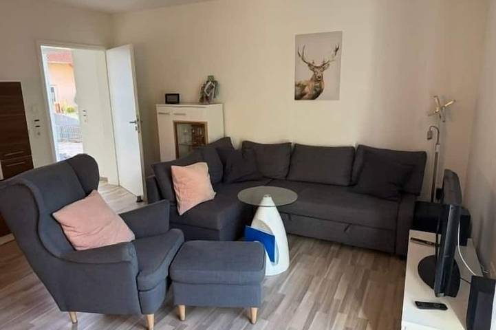 Ferienwohnung für 3 Personen, mit Garten in Rhodt unter Rietburg