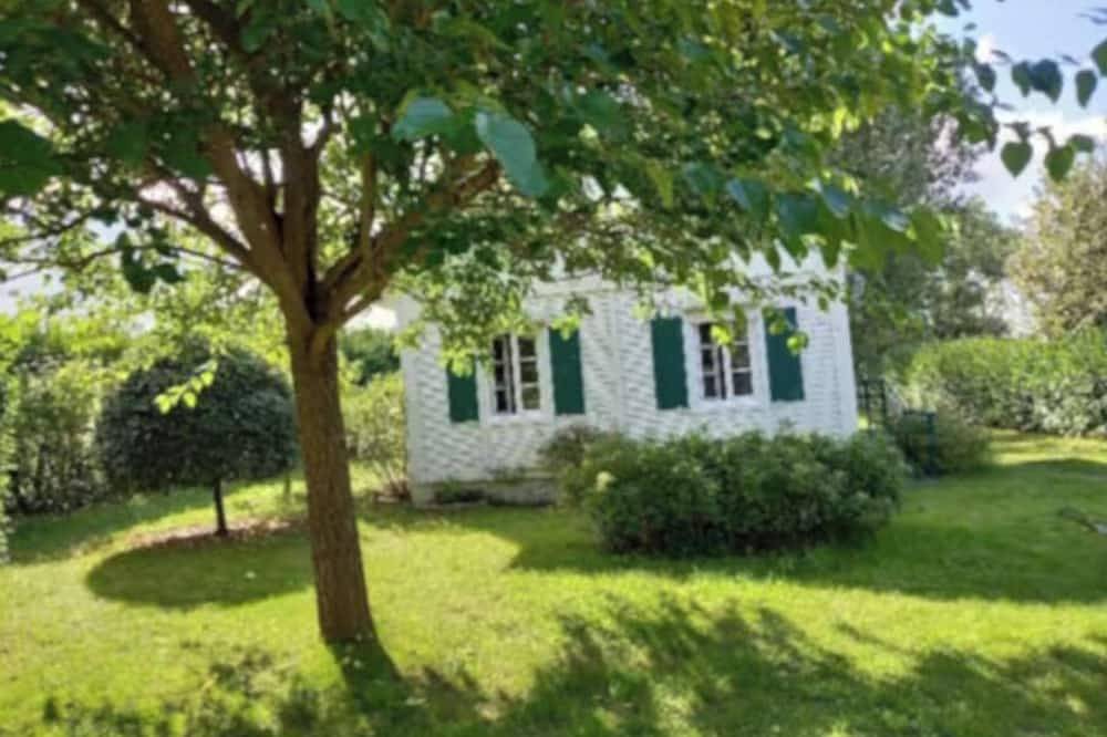 \"Charming historic chalet close to the sea\" in Gouville-sur-Mer, Coutances