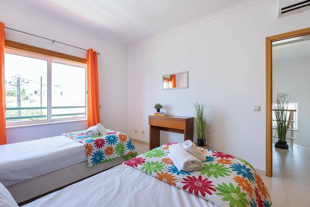 Ganze Wohnung, Casa Iguana - Dorfwohnung mit Gemeinschaftspool in Budens, Faro Distrikt