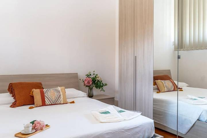 Appartamento intero, Elegante appartamento per 5 ospiti con Wifi, A/C, Tv, terrazza e vista panoramica in Fano (Italia), Valle del Metauro