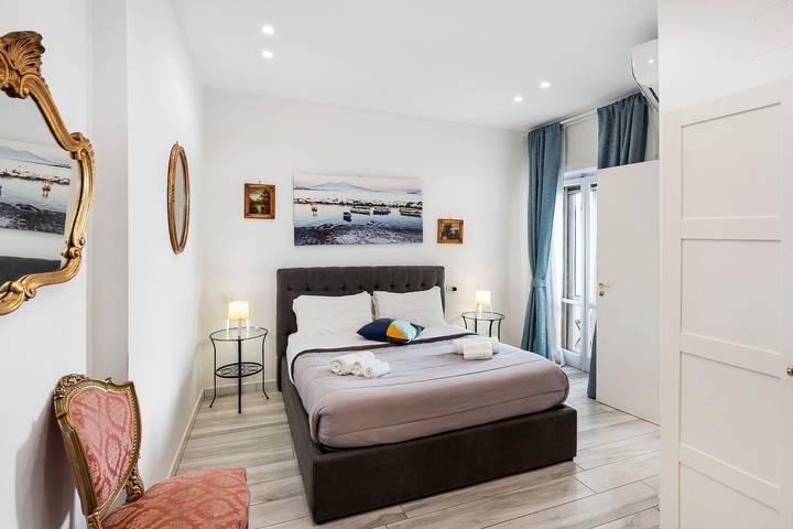 Ferienwohnung für 2 Personen, mit Balkon in Neapel