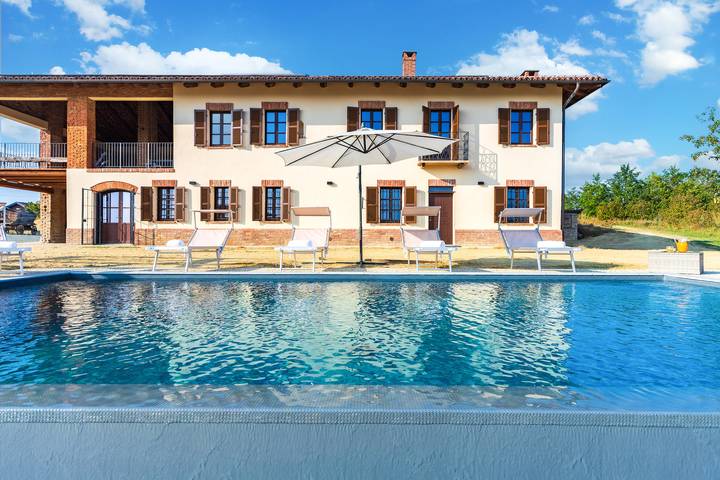 Villa per 10 persone, con Terrazza e Giardino a Nizza Monferrato