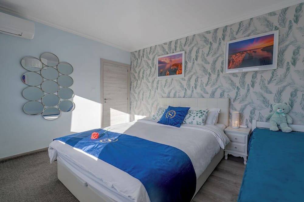 One Living Room One Bedroom Apartment with Kitchen in Cascais Beachfront Villa in Cascais e Estoril, Costa de Lisboa