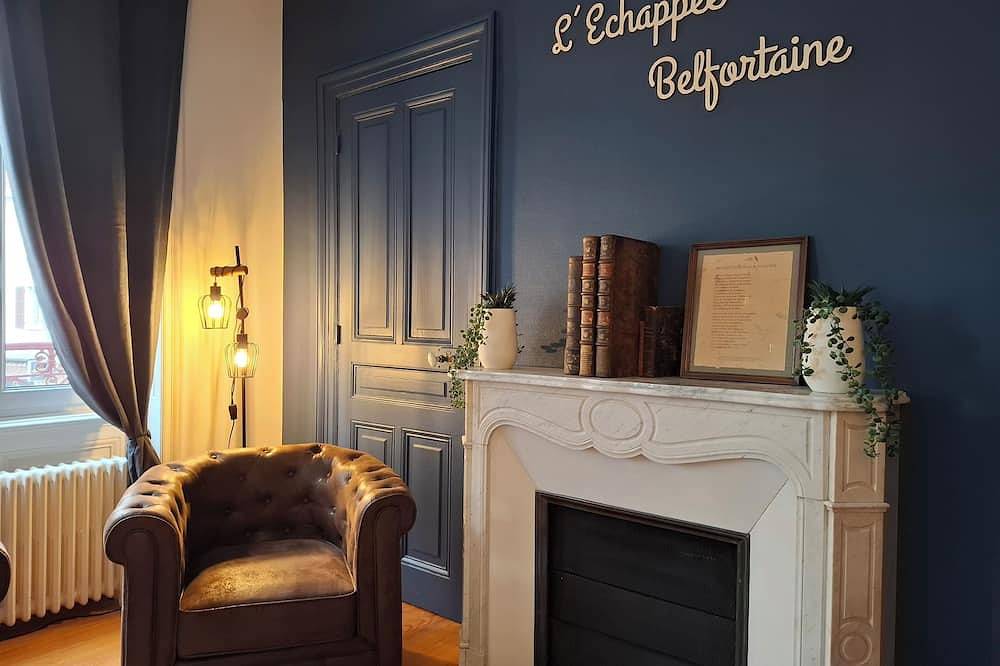 Ganze Wohnung, Large 4-star apartment in Belfort, 4 to 12 people, sauna and terrace in Belfort, Territoire-de-Belfort