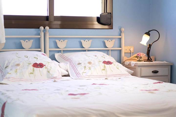 Alojamiento y desayuno para 2 personas, con vistas además de jardín y piscina, Se admiten mascotas en Provincia de Valencia - 4