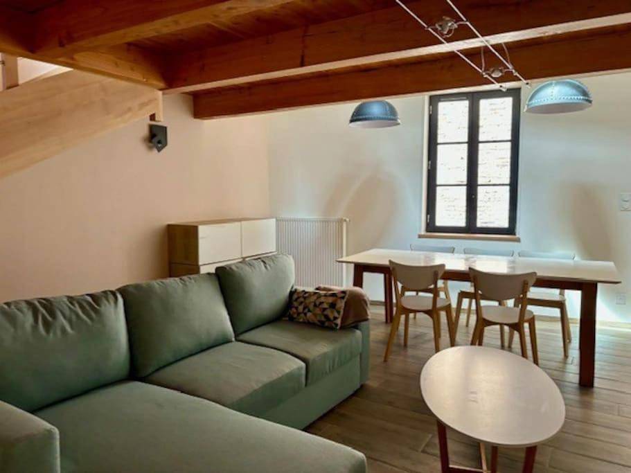 Appartement entier, Three-Bedroom Apartment in Cluny, Région de Mâcon