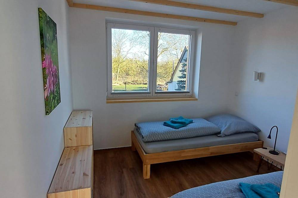 Entire apartment, 2 vacation apartments with shared large balcony for 8 to 10 people can be booked in Nordwestuckermark, Uckermark region