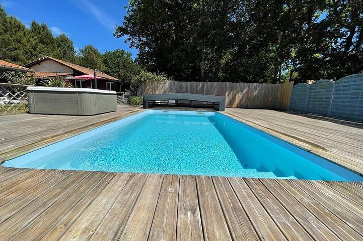 Ferienhaus für 6 Personen, mit Whirlpool und Terrasse sowie Garten in Grayan-et-l'Hôpital