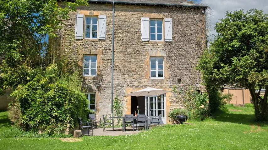 Location de vacances pour 9 personnes, avec jardin dans Guignicourt-sur-Vence