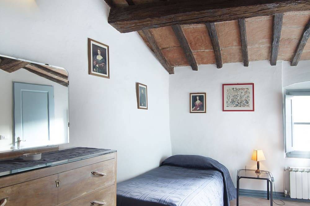 Ganze Wohnung, 2-bedroom apartment on farm with swimming pool in Chianti