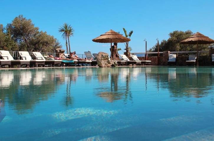 Hôtel pour 3 personnes, avec piscine et jardin