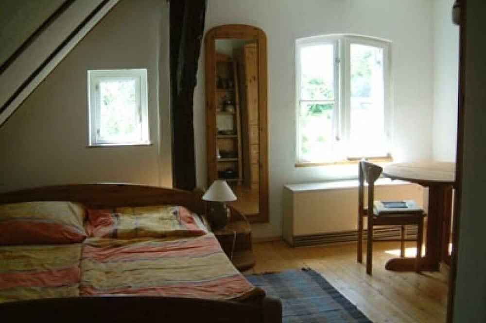 Ganze Wohnung, Doppelzimmer für 2 Gäste mit 23m² in Lärz in Lärz, Müritz