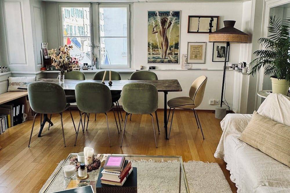 Entire apartment, Welcoming condo with Wifi in marvelous old town zurich, prime location in Zurich, Zurich district