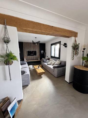 Location de vacances pour 6 personnes, avec jacuzzi et piscine ainsi que jardin et terrasse à Lunel-Viel