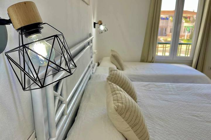Appartement entier, Sa Vinjolita - Appartement Avec Piscine in Cala Blanes, Ciutadella