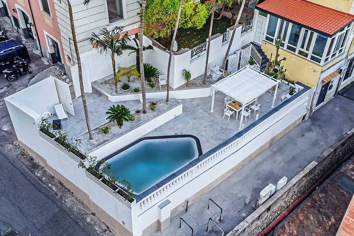 Ferienhaus für 4 Personen, mit Garten und Balkon in Salerno