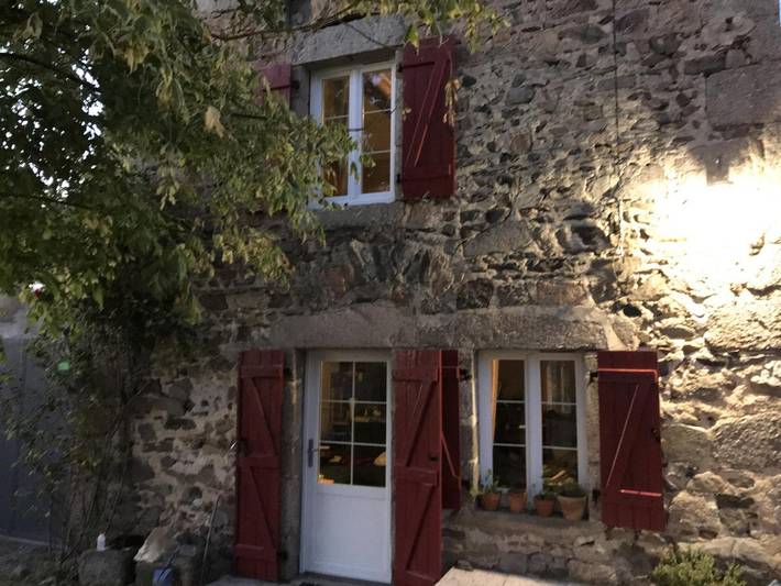 Gîte pour 8 personnes, avec terrasse et jardin à Ferrières-sur-Sichon - 2