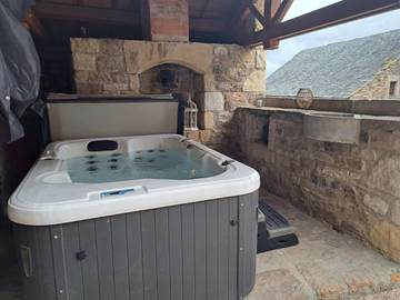 Gîte pour 2 personnes, avec sauna ainsi que vue et jardin, animaux acceptés dans Sévérac-d'Aveyron