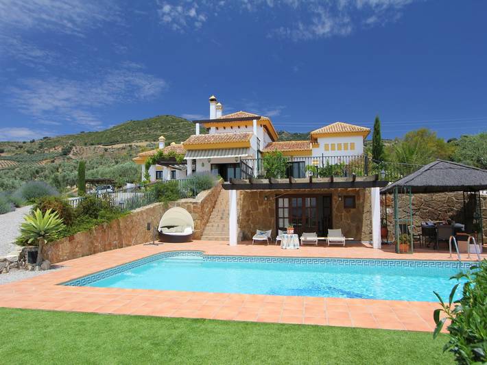 Chalet para 7 personas, con piscina además de sauna y jardín, Familias con niños en Antequera
