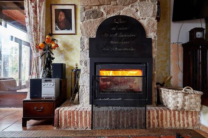 Casa de vacaciones para 8 personas, con jardín además de vistas y piscina, Se admiten mascotas en la Sierra de Béjar