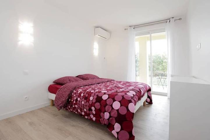 Gîte pour 6 personnes, avec jardin à Biot - 3