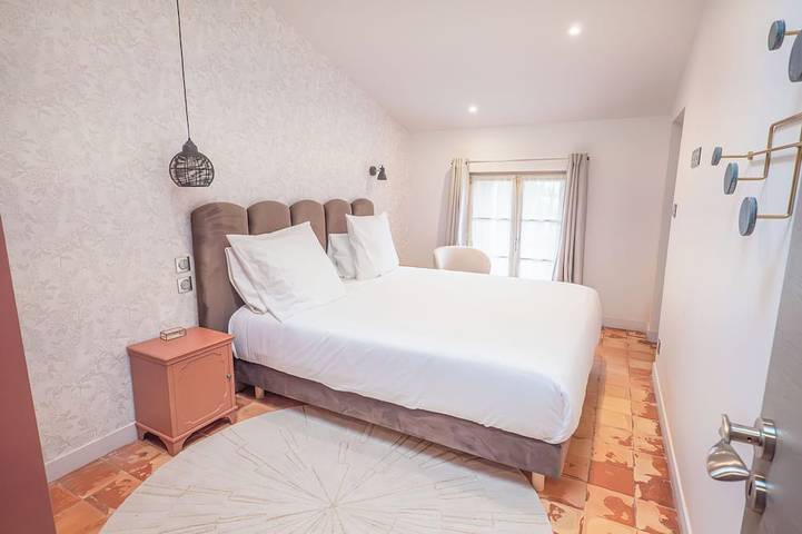 Entire apartment, Le Cadran Solaire, Gîte Intimiste Haut de Gamme Avec Piscine et Sauna, à Pézenas in Pézenas, Mediterranean Coast (France)