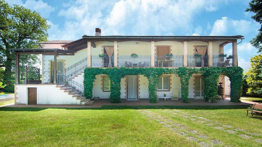 Appartamento per 4 persone, con piscina e giardino in Parco nazionale dei Monti Sibillini