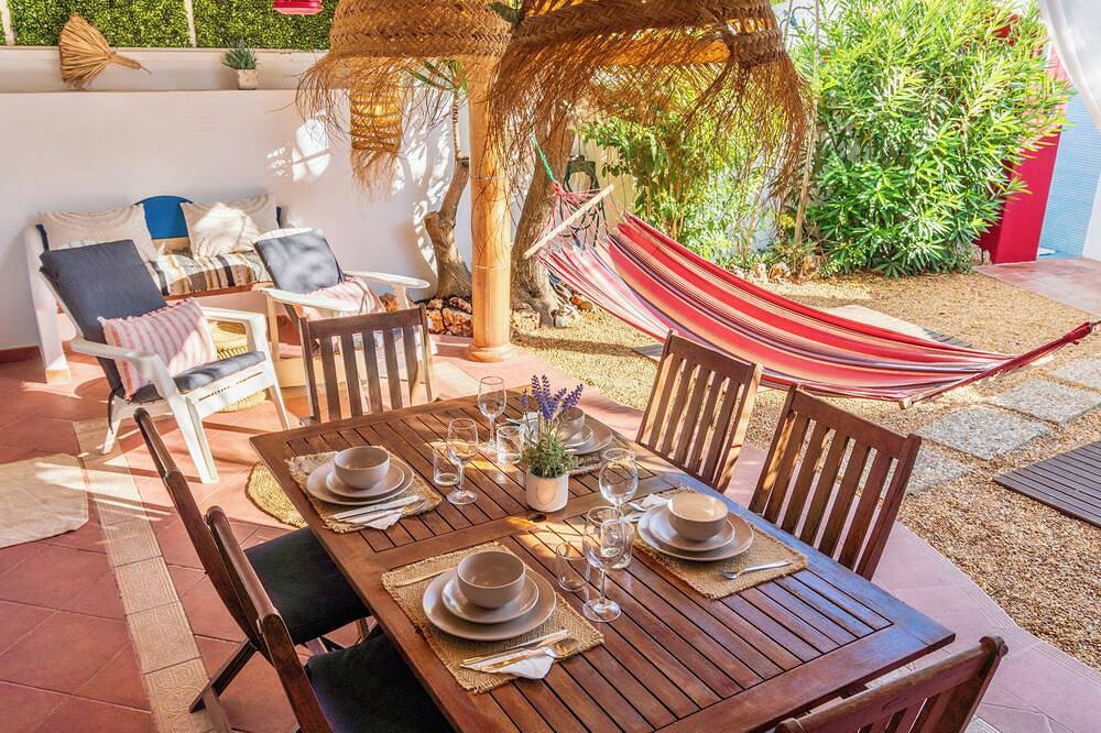 Ganze Wohnung, Charming apartment within walking distance of the beach, private garden and barbecue in Tavira, Santa Luzia (Tavira)