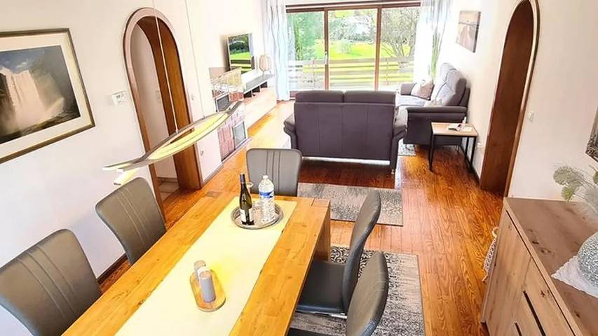 Ferienwohnung für 6 Personen, mit Garten