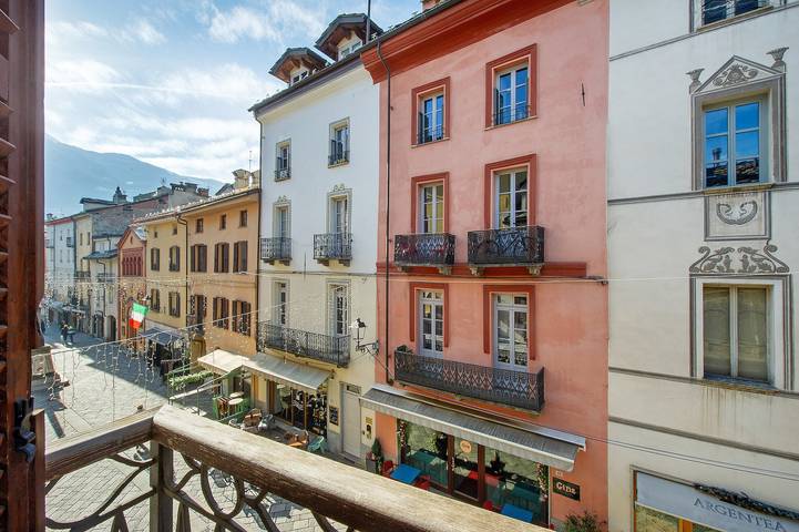 Gîte pour 4 personnes, avec balcon, animaux acceptés à Aoste