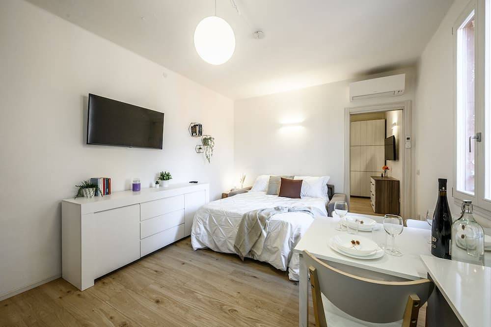 Entire apartment, La Corte Del Mulino in Modena, Modena Province
