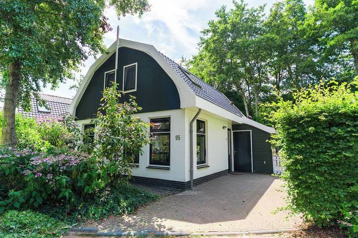 Ferienhaus für 4 Personen, mit Garten und Whirlpool sowie Sauna, mit Haustier - 1