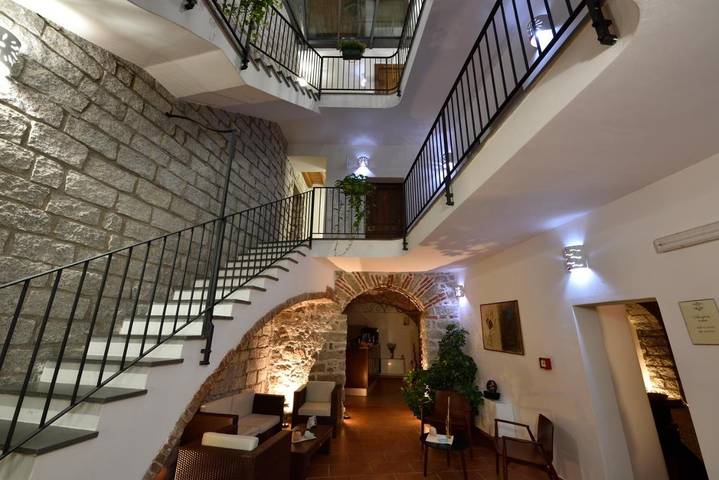 Hôtel pour 2 personnes, avec terrasse, animaux acceptés à Loceri - 4