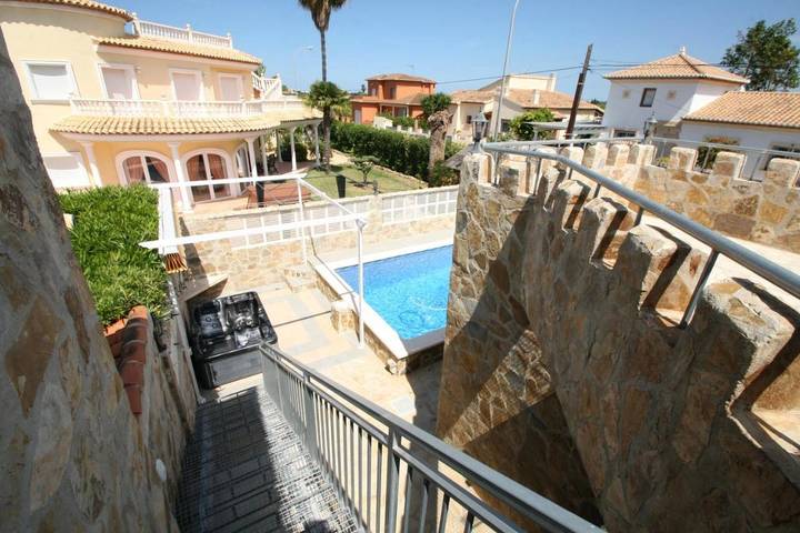 Chalet para 10 personas, con jardín además de piscina y vistas, Se admiten mascotas en Marina Alta - 3
