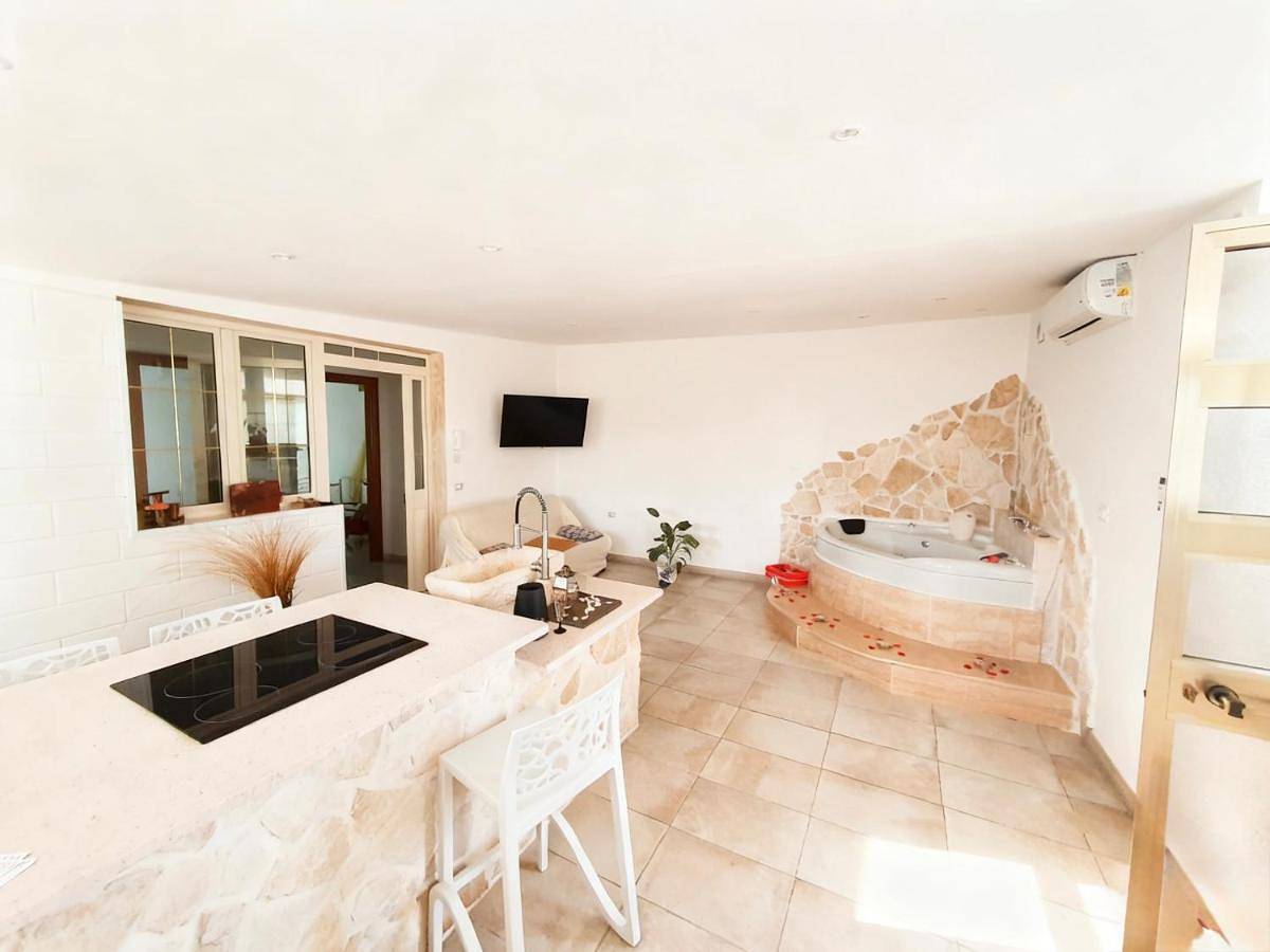 Villa mina con vasca idromassaggio in Taranto, Golfo di Taranto