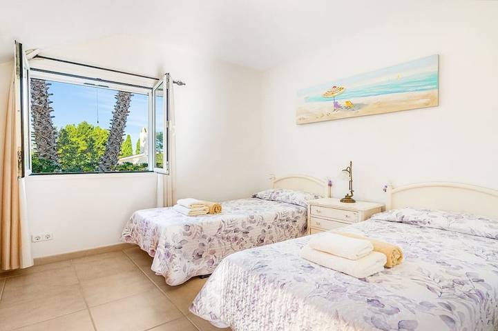 Villa Alma del Mar - Exceptional Villa with Marina Views & Pool in Port d'Addaia, Es Mercadal