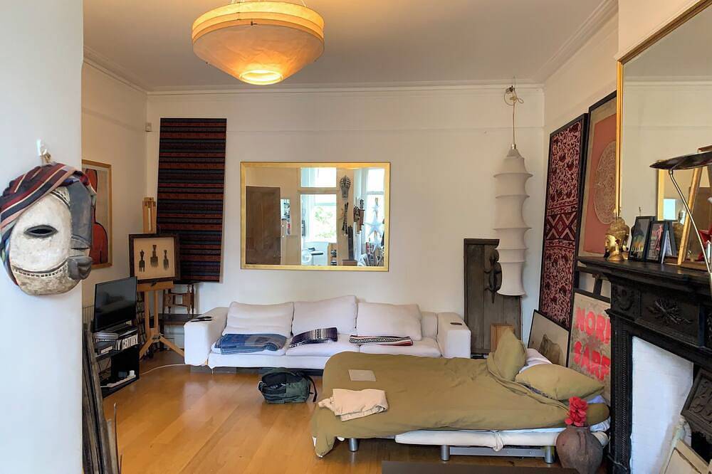 Apartamento entero, * Super strategic Nw6 Central London Location -Peacefull- Art to love & /or buy in Camden, Londres